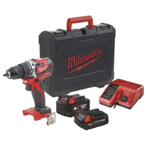 [092699] Milwaukee 4933464320 Trapano Avvitatore Percussione M18 CBLPD 60Nm con 2 Batterie 2Ah + Caricabatterie + Valigia